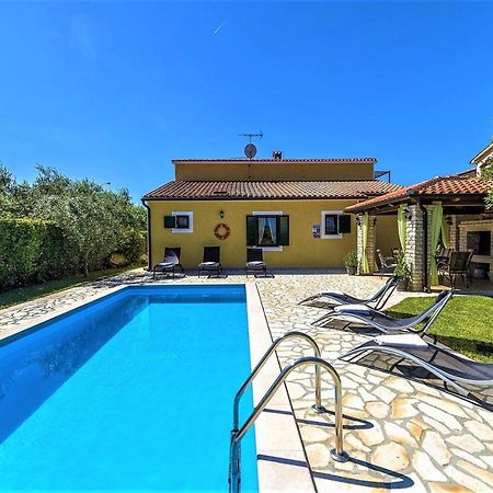 Spacious Three-Bedroom Villa Balun With Pool Poreč Kültér fotó