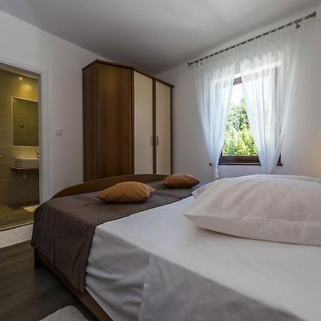 Spacious Three-Bedroom Villa Balun With Pool Poreč Kültér fotó